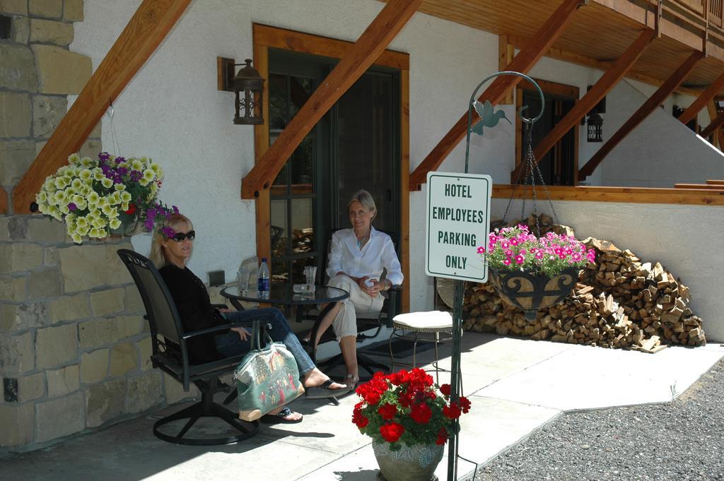 Hotel Chateau Chamonix Georgetown Bagian luar foto