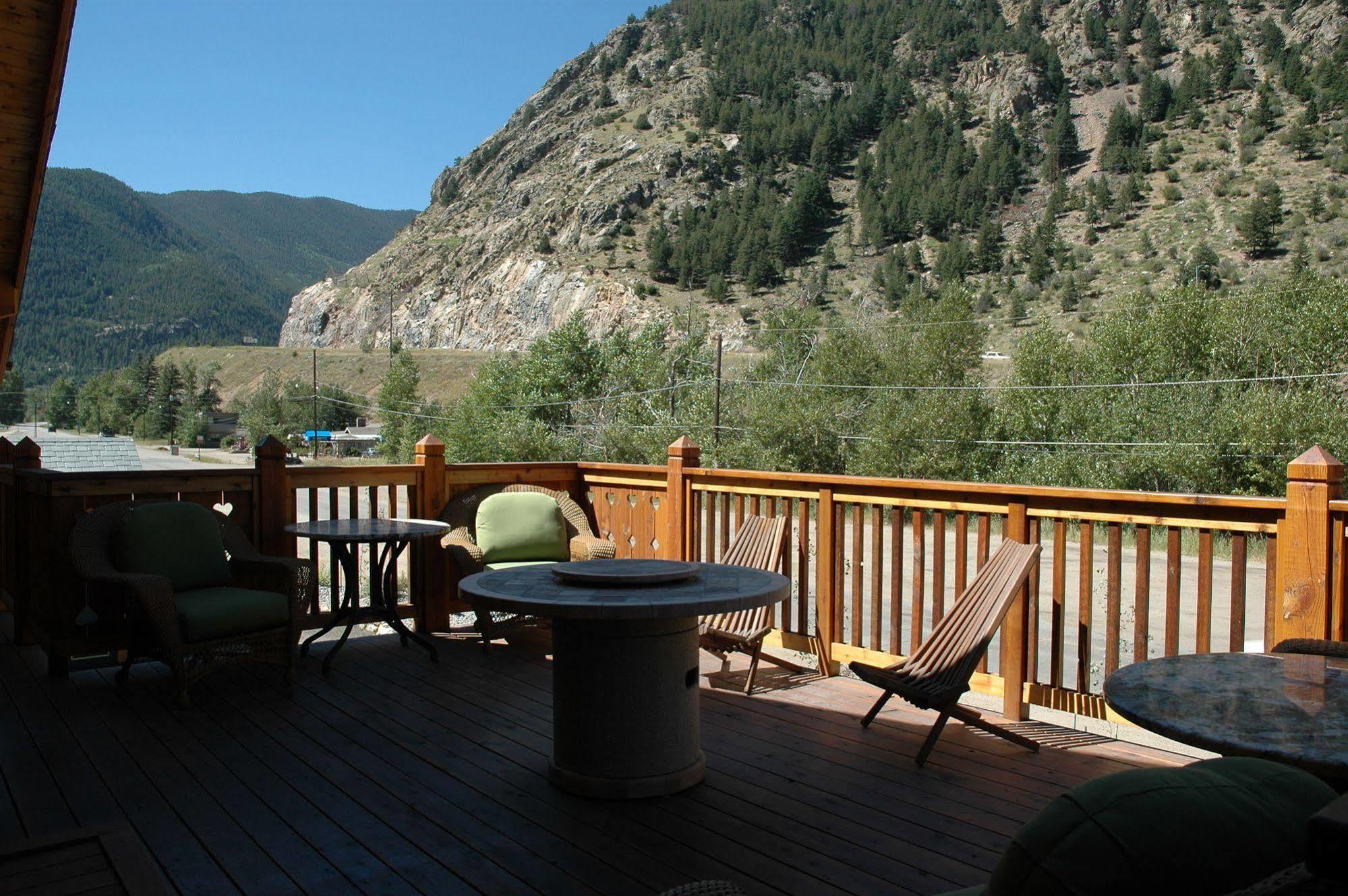 Hotel Chateau Chamonix Georgetown Bagian luar foto