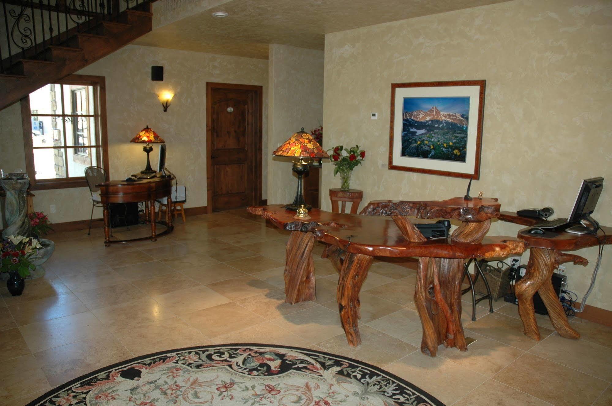Hotel Chateau Chamonix Georgetown Bagian luar foto