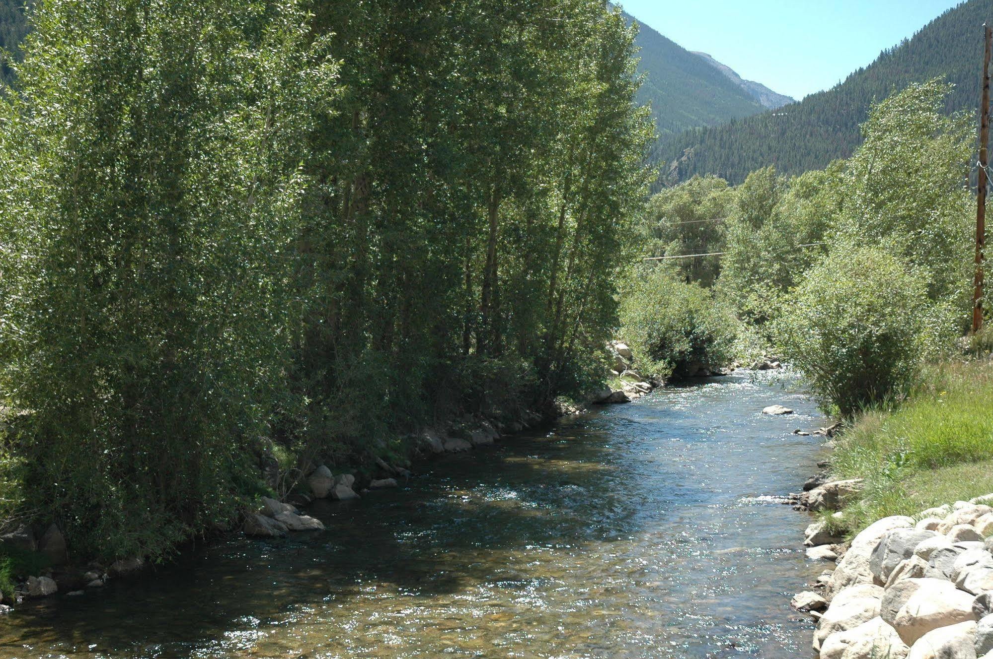 Hotel Chateau Chamonix Georgetown Bagian luar foto