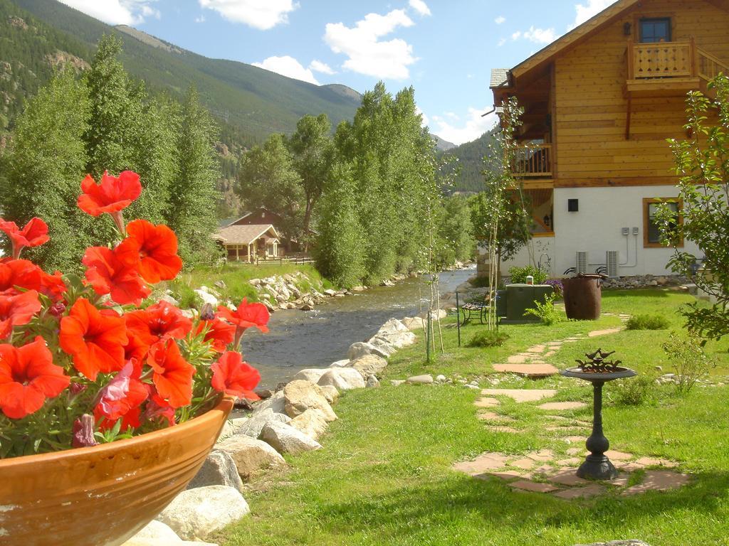 Hotel Chateau Chamonix Georgetown Bagian luar foto